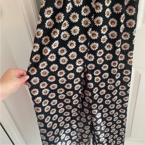 🔆SOLD🔆Maxi Dress / Cute Large w/V Neck - Picture 4 of 5